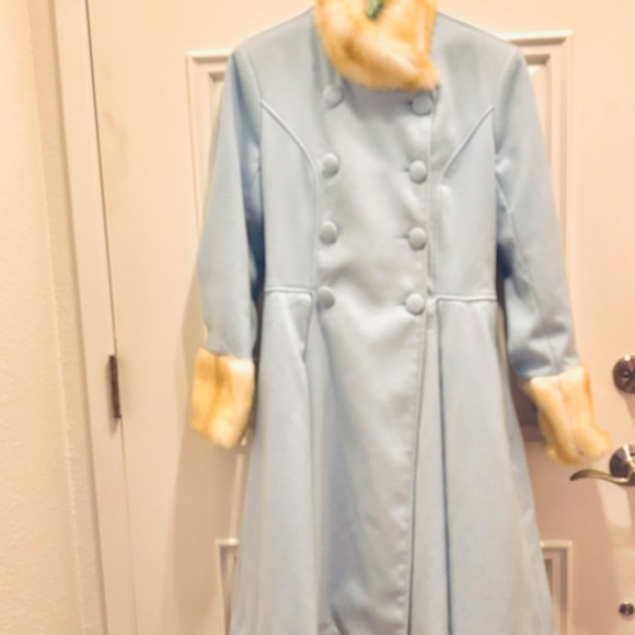 Vintage Hell Bunny Baby Blue M Pea Coat with Cream Faux Fur collar and Cuffs - Picture 3 of 8